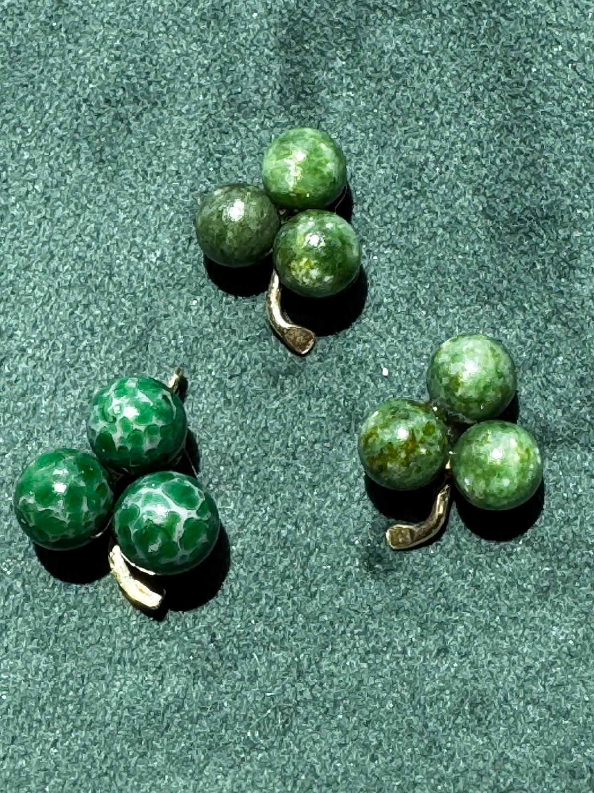 Vintage 12K Gold Green Stone Trefoil Clover Cluster Pendant Three Cabochon Cup Setting Irish Style