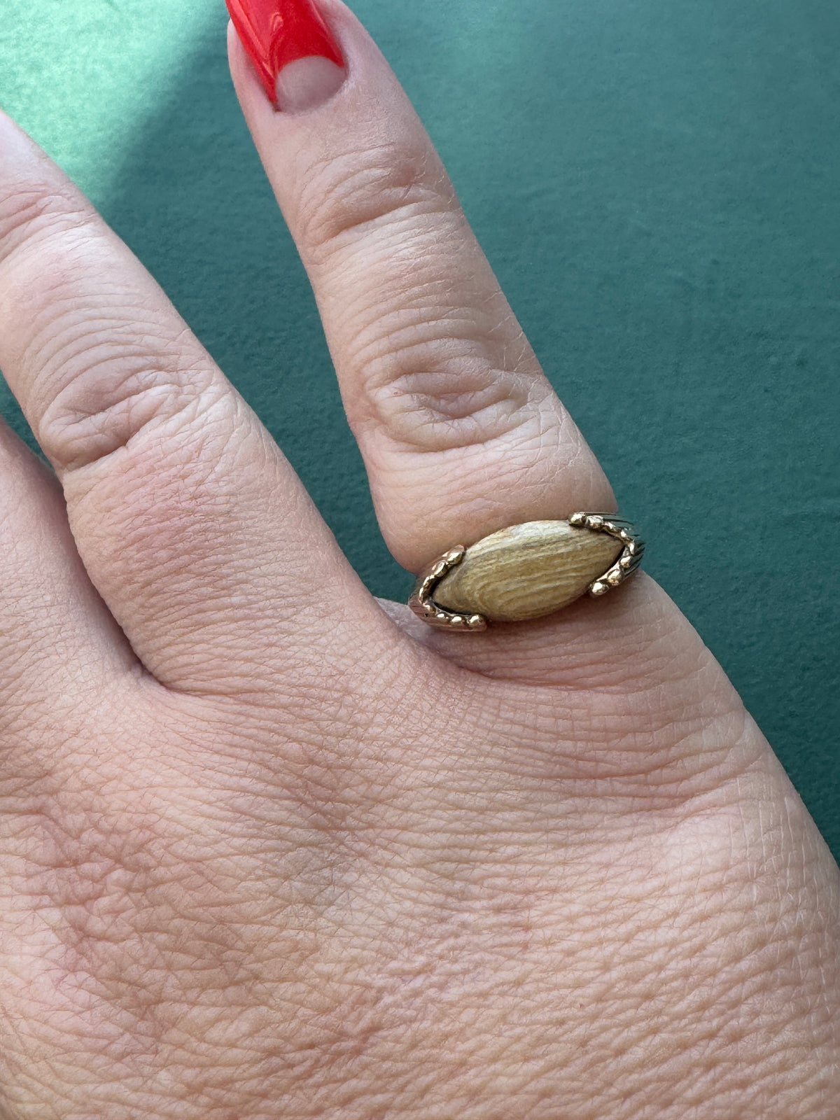 14K Yellow Gold Modernist Wood Marquise Cabochon Ring Beaded Bezel Fluted Shank Size 5 Sizable