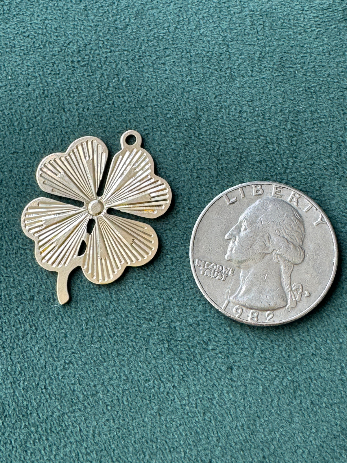 Vintage 1950s 1960s 14K Gold Engine Turned Four Leaf Clover Pendant JTC