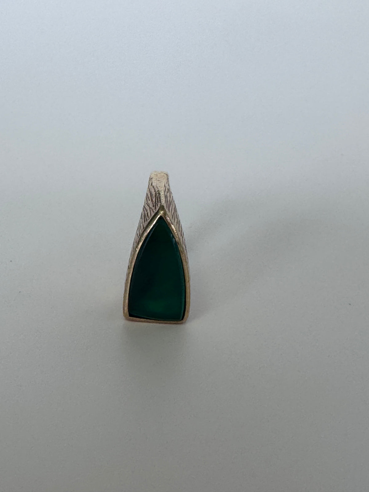 Estate modernist 14K gold abstract jade ring mid century angular brutalist design textured finish