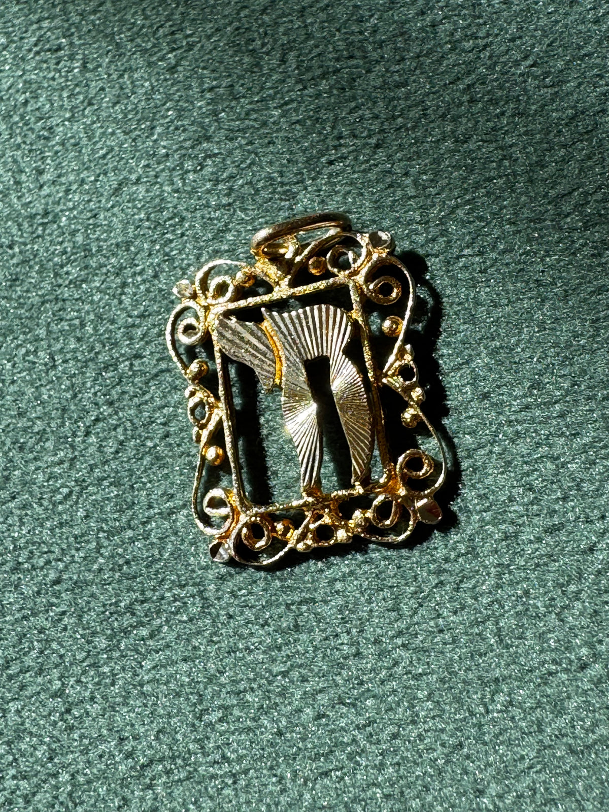 14K Yellow Gold Filigree Chai Pendant Scrollwork Frame Hebrew Life Symbol Judaica Fine Jewelry