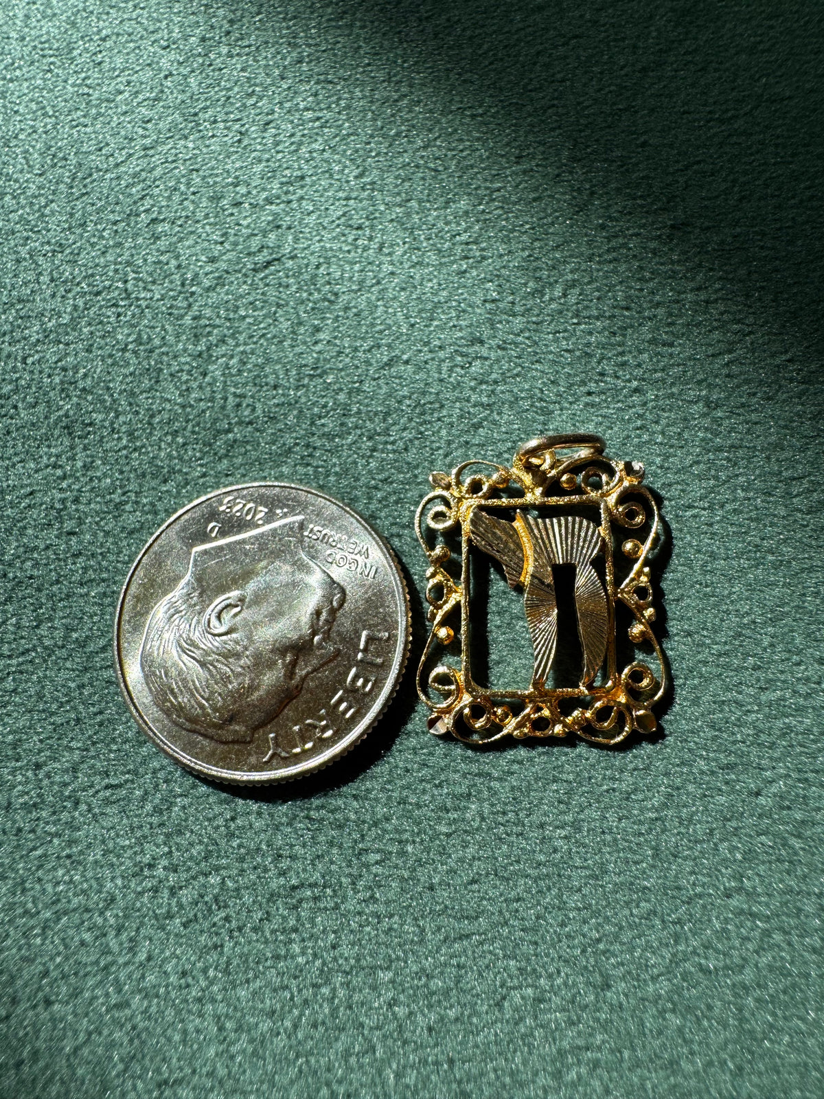 14K Yellow Gold Filigree Chai Pendant Scrollwork Frame Hebrew Life Symbol Judaica Fine Jewelry