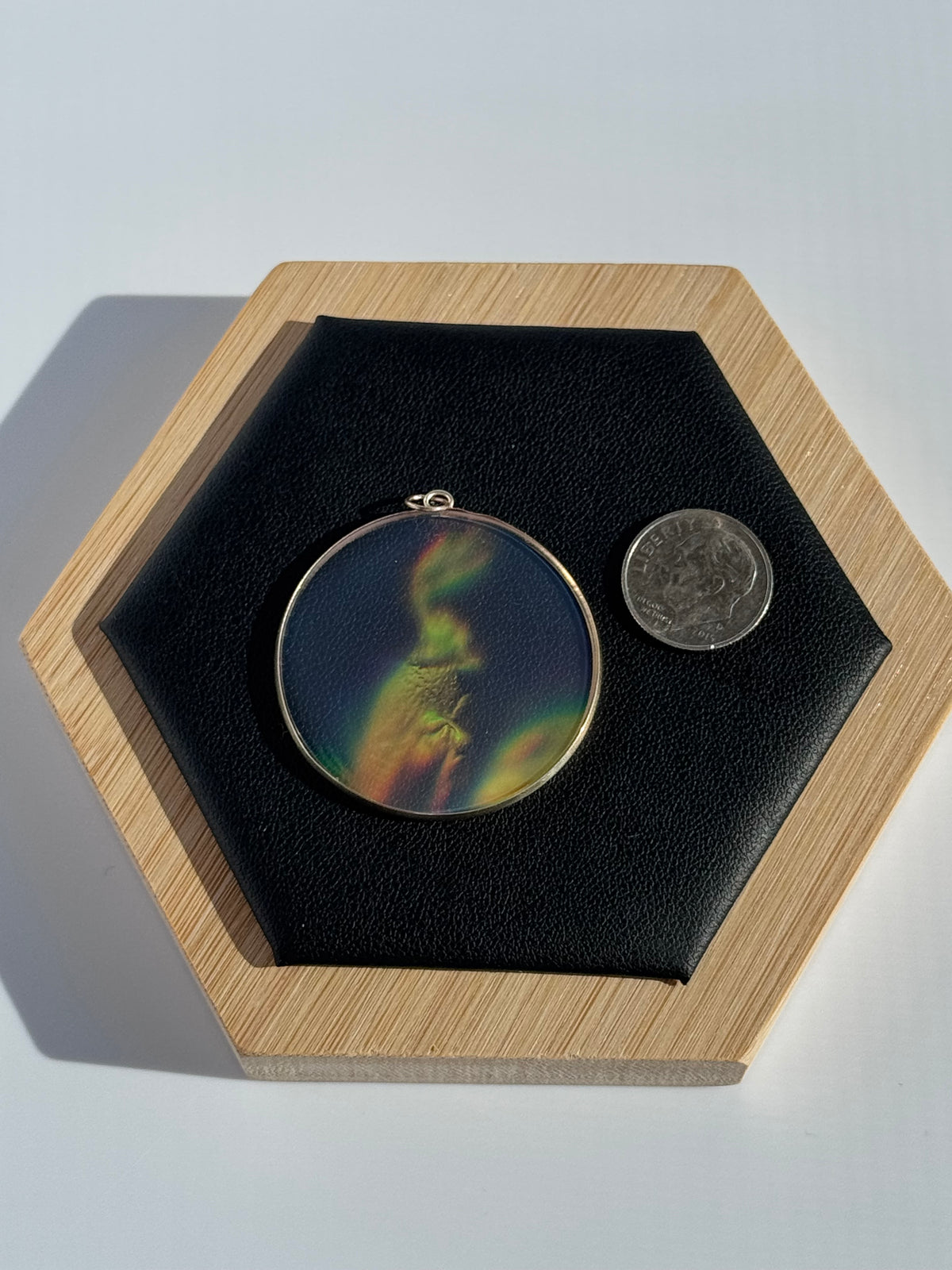 Vintage 9ct Gold Dinosaur Hologram Pendant Novelty