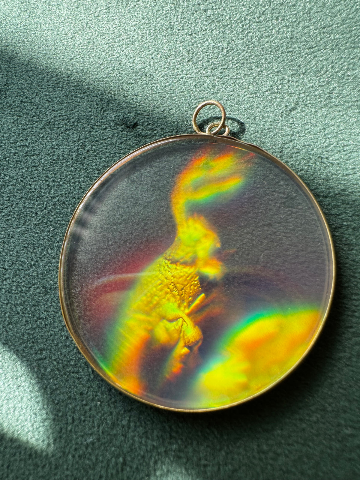 Vintage 9ct Gold Dinosaur Hologram Pendant Novelty