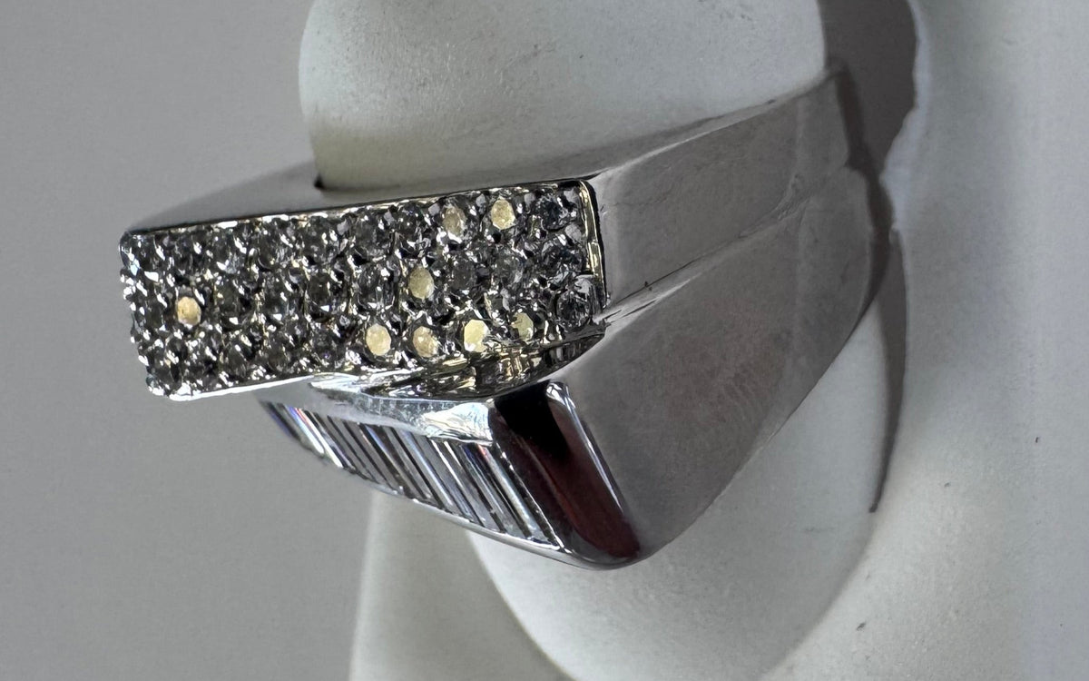 18K White Gold Geometric Vintage Ring