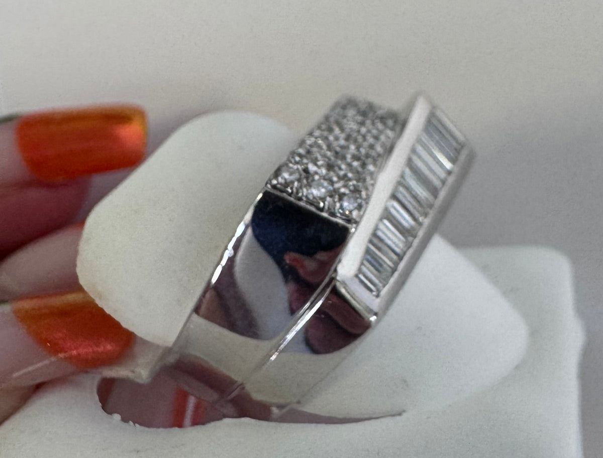 18K White Gold Geometric Vintage Ring