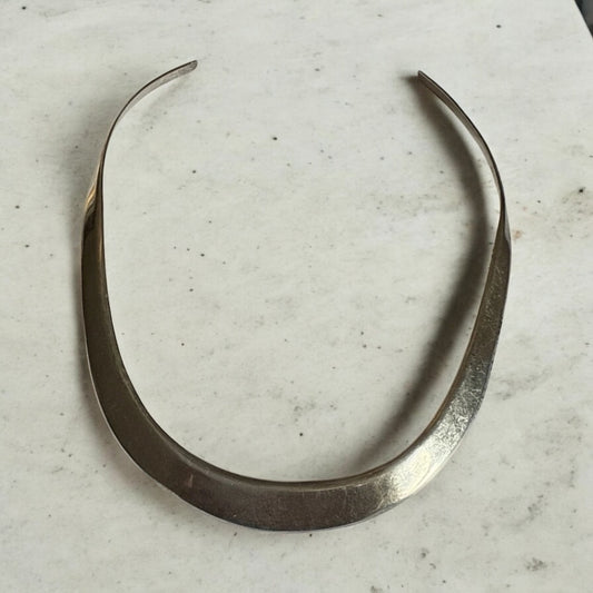 Sleek Vintage Mexican Sterling Silver Collar Necklace 38 Grams of Gleaming Style
