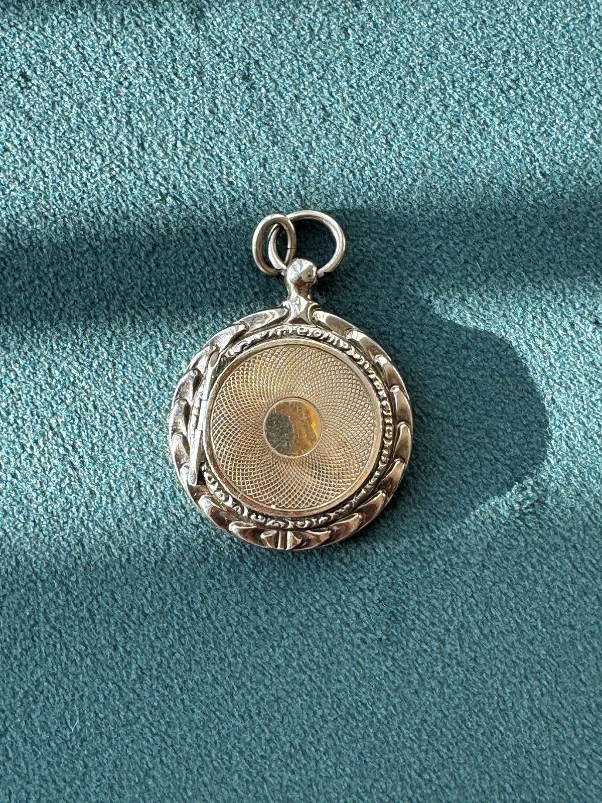 Antique 14K Yellow Gold Engine Turned Edwardian Locket with Vintage Photo