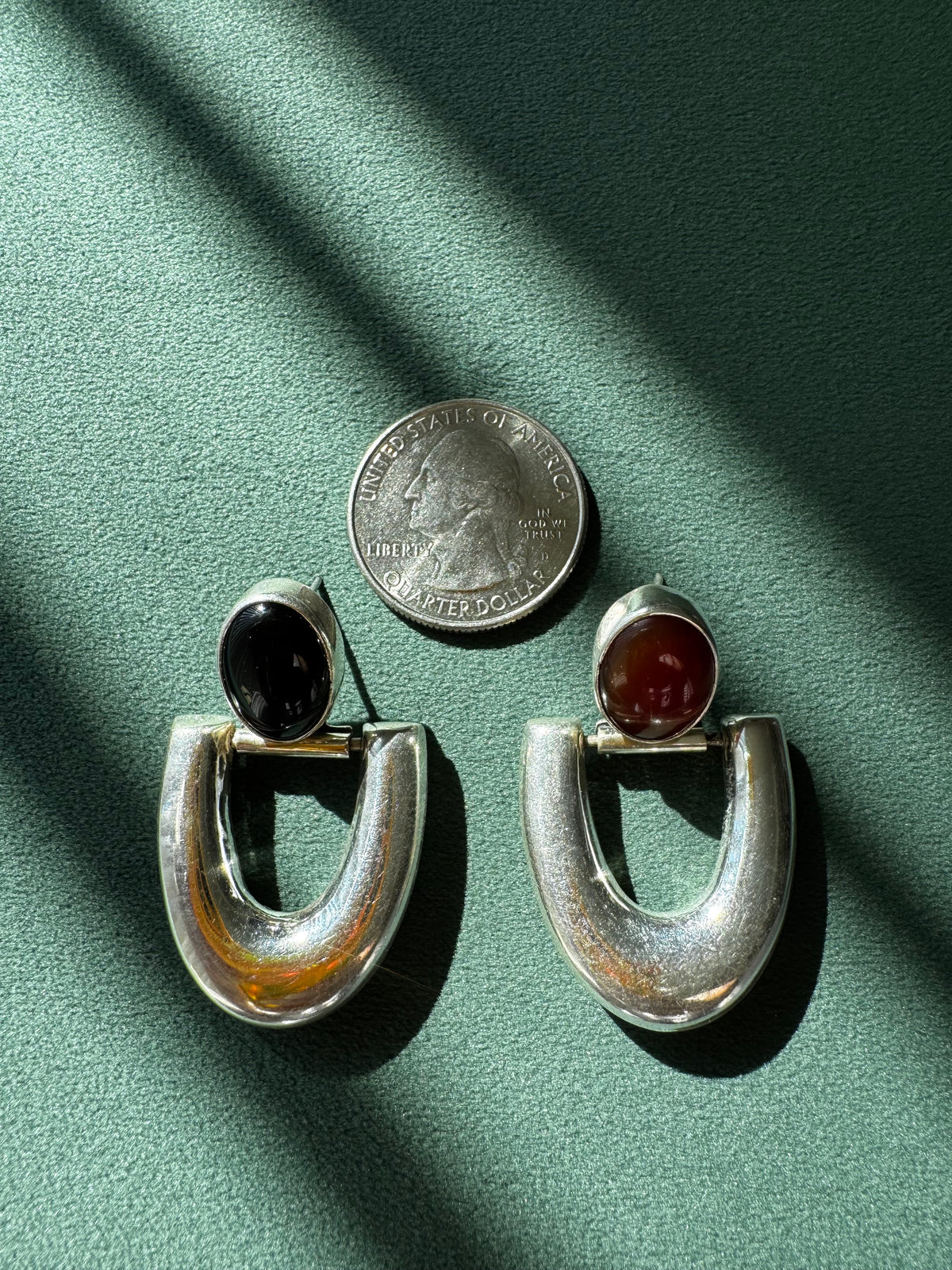 Vintage Taxco Mexico Sterling Silver Asymmetric Carnelian and Onyx Dangle Earrings TM-19 925