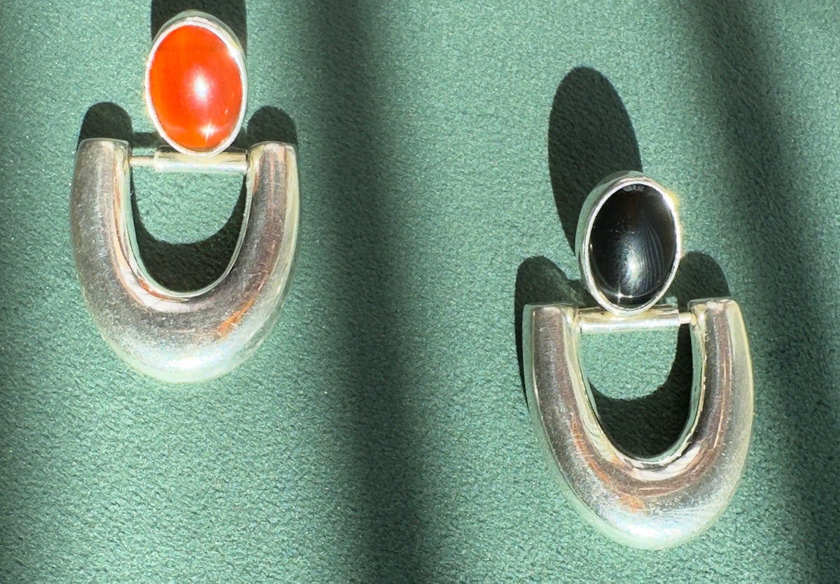 Vintage Taxco Mexico Sterling Silver Asymmetric Carnelian and Onyx Dangle Earrings TM-19 925