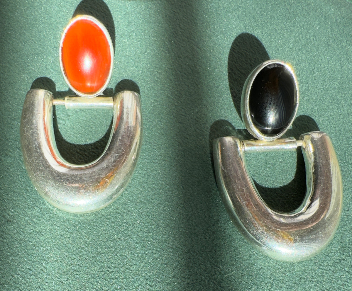 Vintage Taxco Mexico Sterling Silver Asymmetric Carnelian and Onyx Dangle Earrings TM-19 925