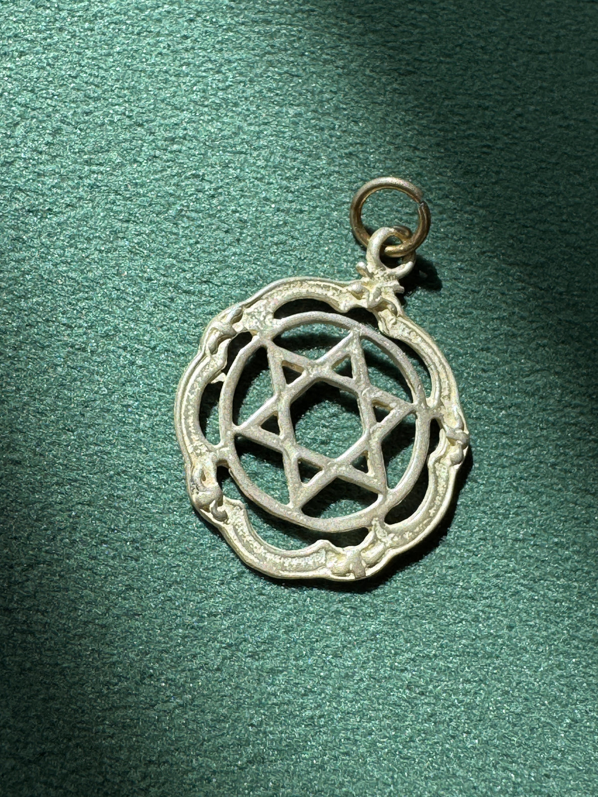 Vintage Sterling Silver Open Cutwork Star of David Circular Frame Pendant Judaica Pendant