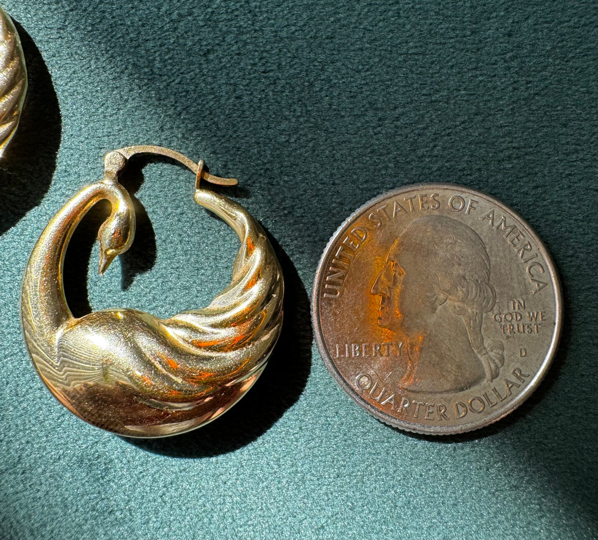 Vintage 18K Solid Yellow Gold Swan Hoop Earrings 3.5 Grams