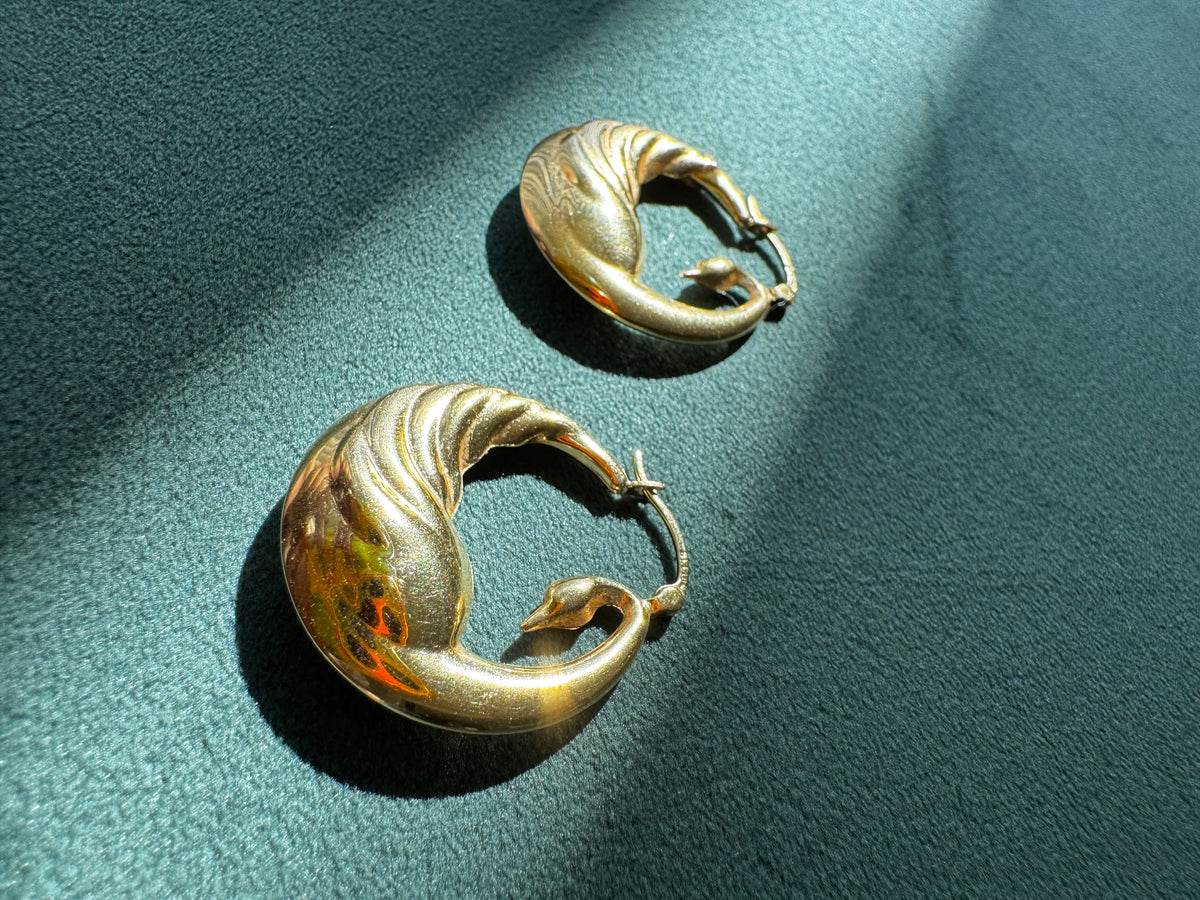 Vintage 18K Solid Yellow Gold Swan Hoop Earrings 3.5 Grams