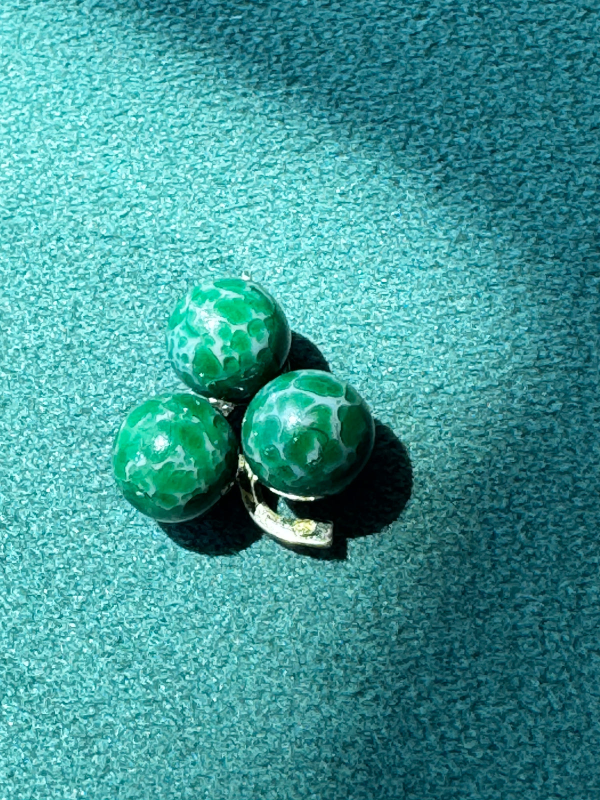 Vintage 12K Gold Green Stone Trefoil Clover Cluster Pendant Three Cabochon Cup Setting Irish Style