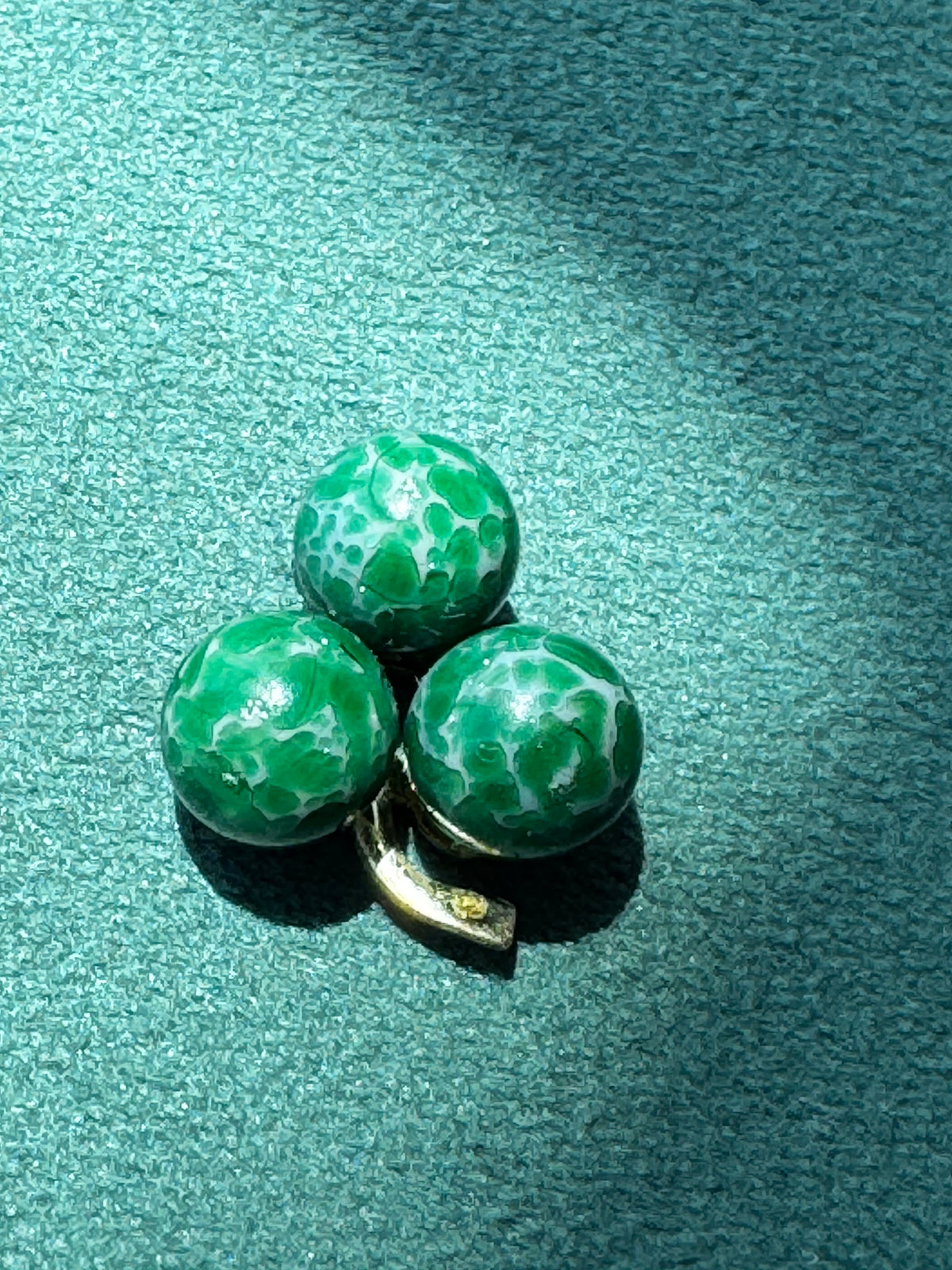 Vintage 12K Gold Green Stone Trefoil Clover Cluster Pendant Three Cabochon Cup Setting Irish Style
