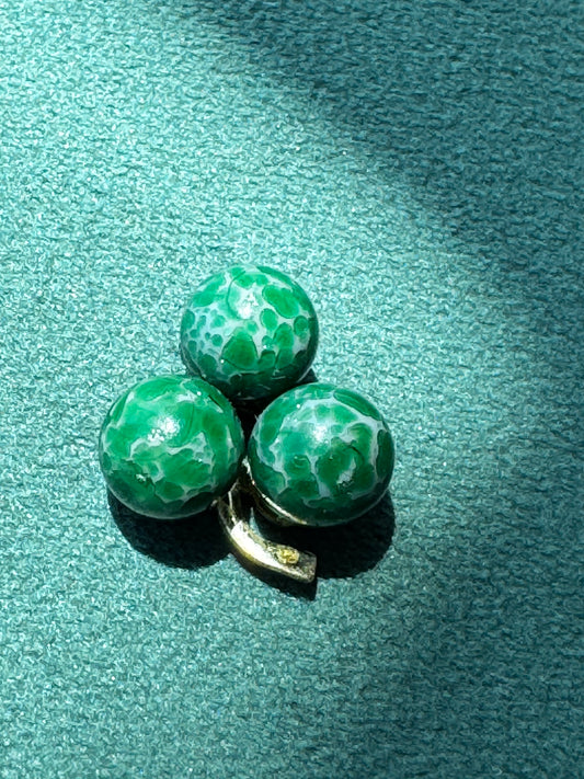 Vintage 12K Gold Green Stone Trefoil Clover Cluster Pendant Three Cabochon Cup Setting Irish Style