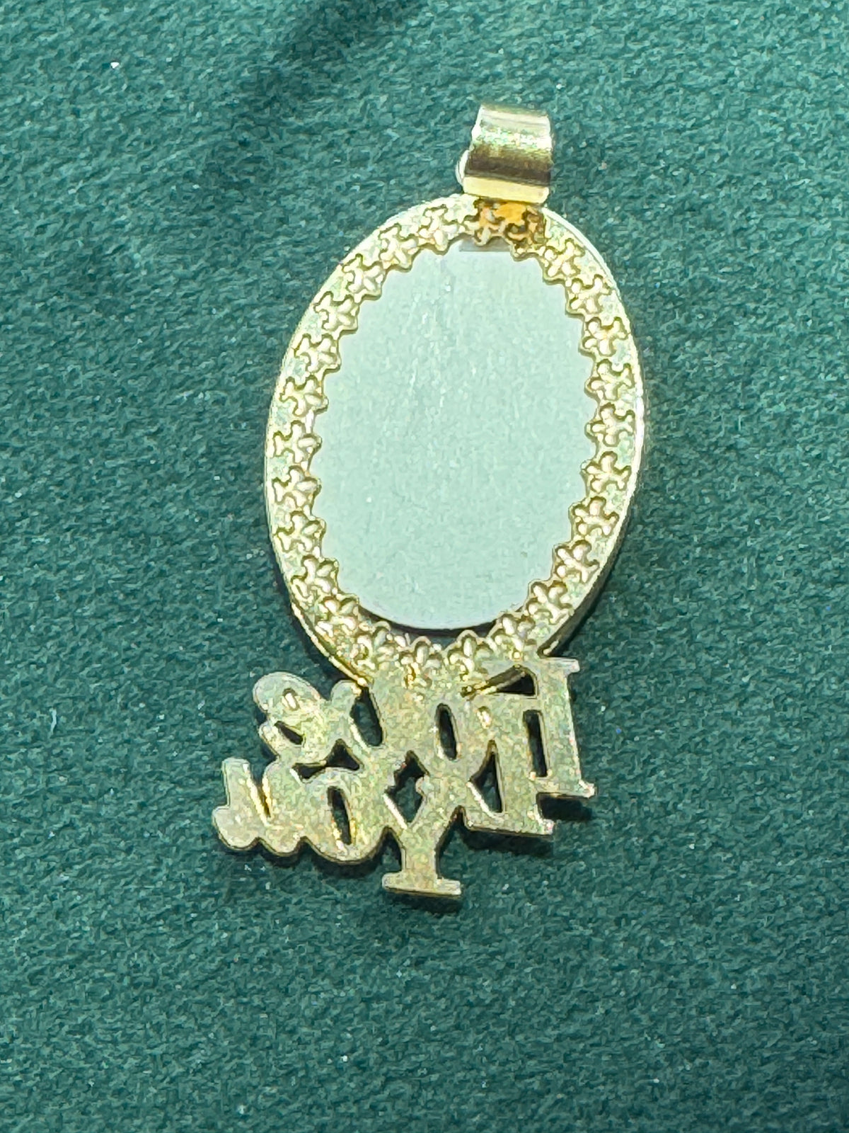 New Old Stock 14K Yellow Gold I Love You Romantic Couple Photo Frame Pendant Oval
