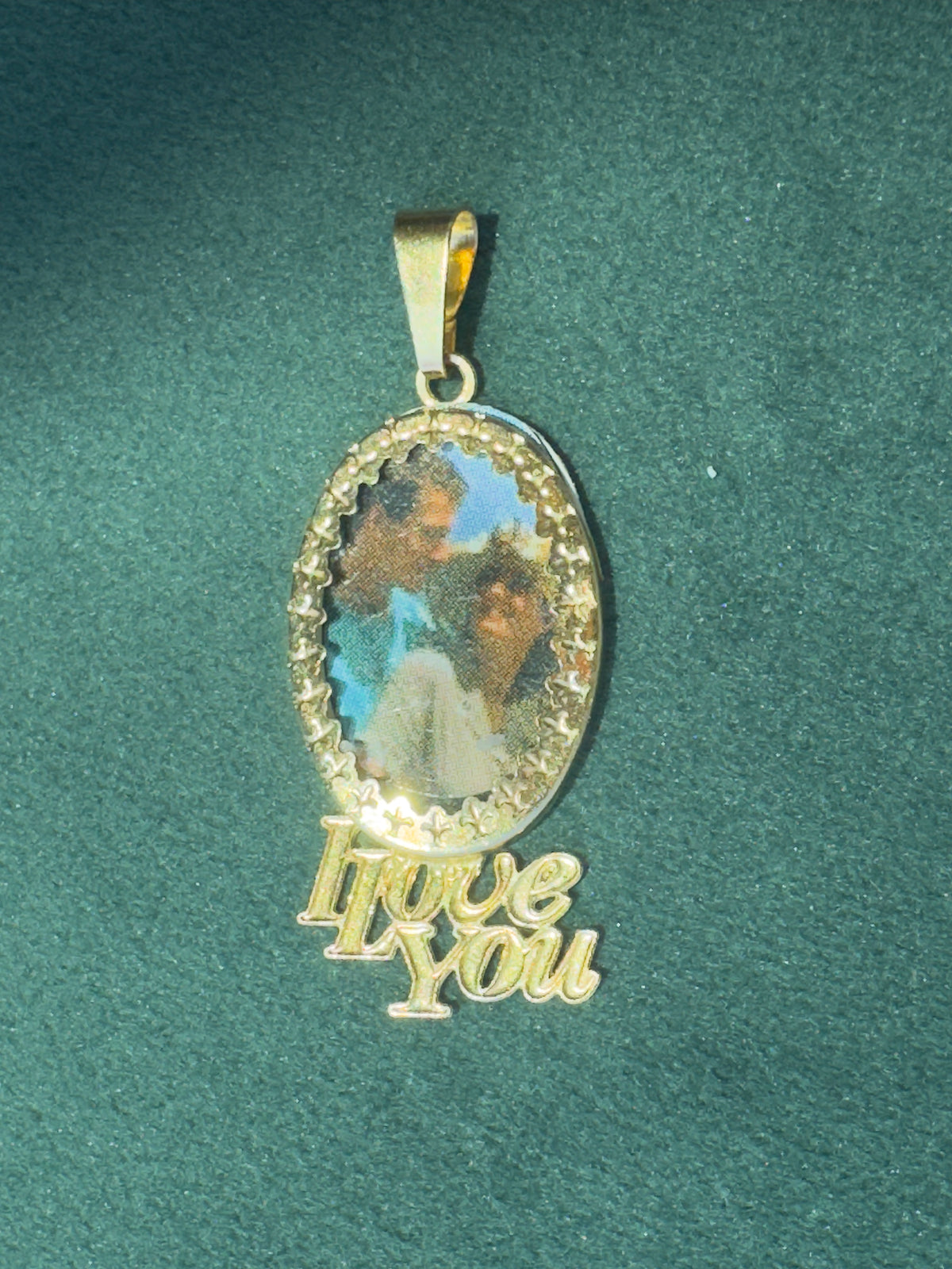 New Old Stock 14K Yellow Gold I Love You Romantic Couple Photo Frame Pendant Oval