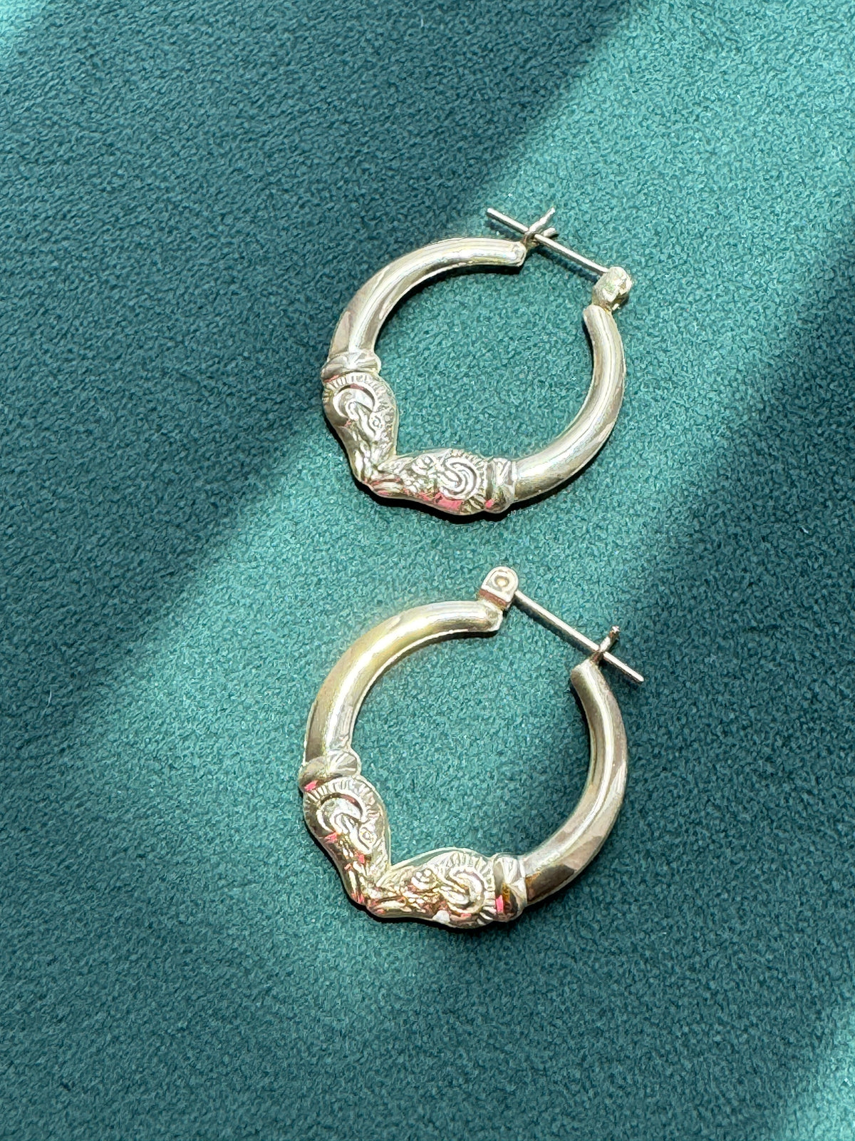 Vintage 10K Gold Kissing Rams Hoop Earrings