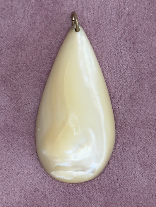 Vintage Large Mother of Pearl Teardrop Pendant - Hawaii
