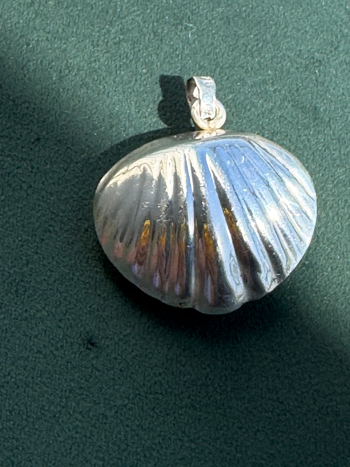 Vintage Mexican Sterling Silver Clamshell Harmony Ball Pendant With a Chime Inside
