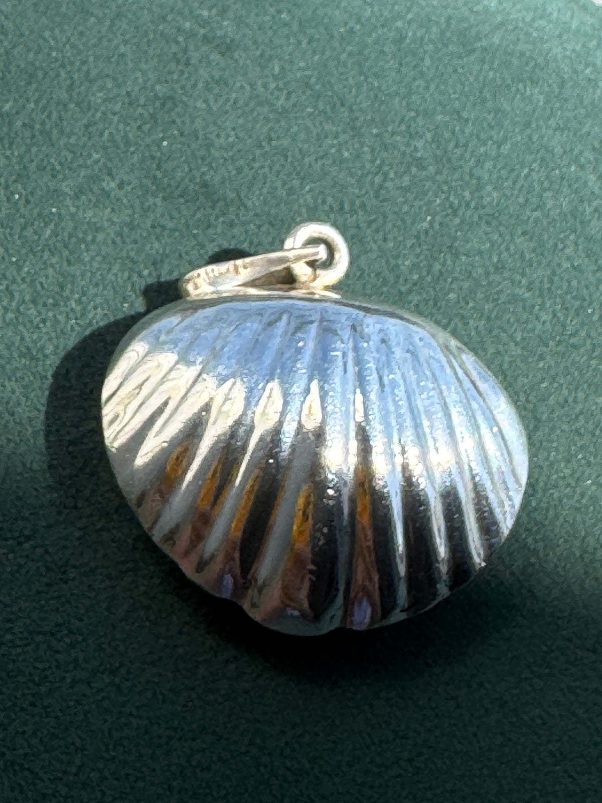 Vintage Mexican Sterling Silver Clamshell Harmony Ball Pendant With a Chime Inside
