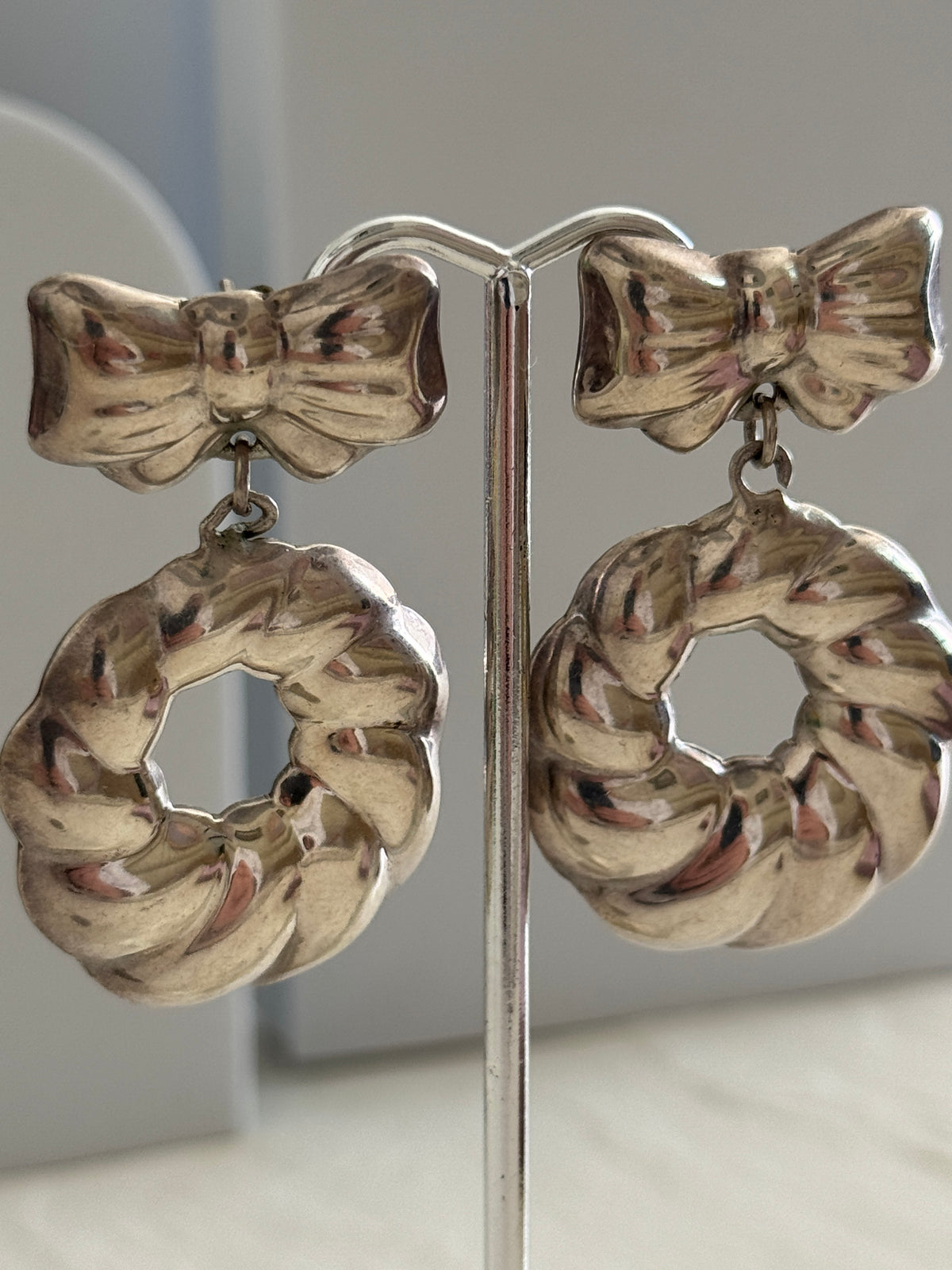 Vintage Mexican Sterling Silver Bow Shrimp Hoop Earrings Y2K TV-52 Marked 925 Mexico