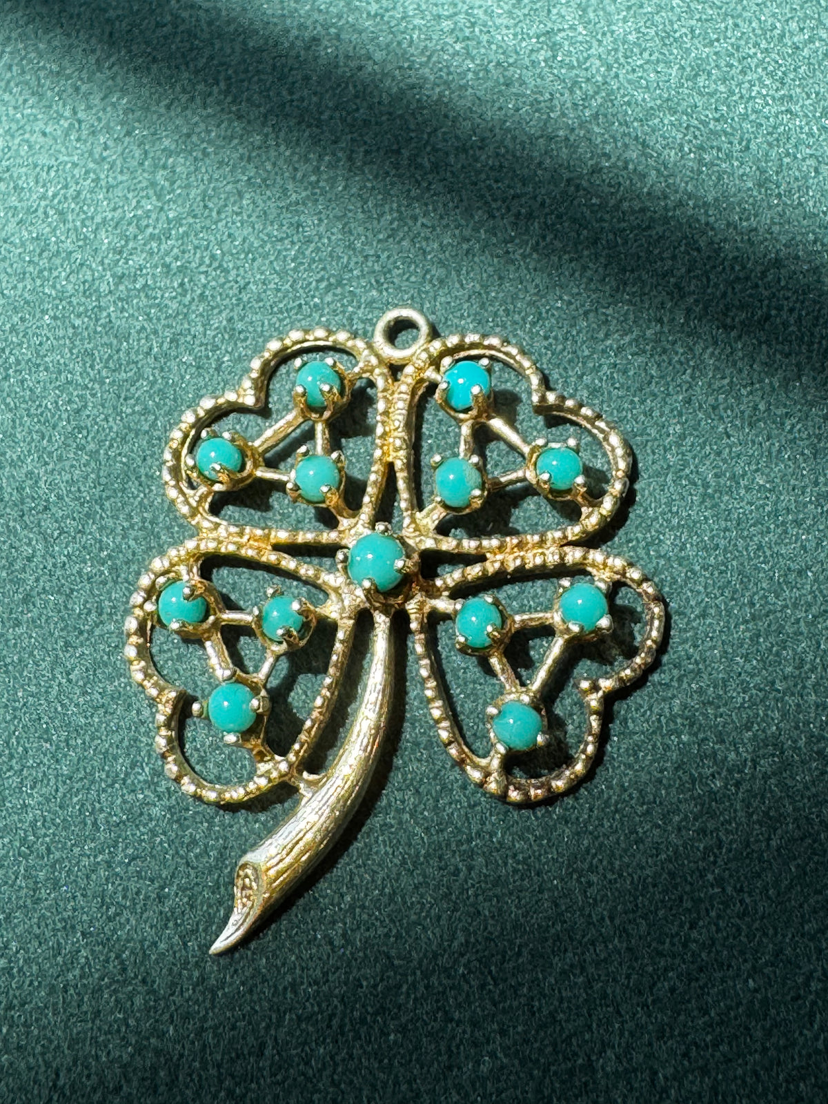 Vintage 14K Gold Turquoise Four Leaf Clover Pendant Lucky Charm Curled Stem Detail