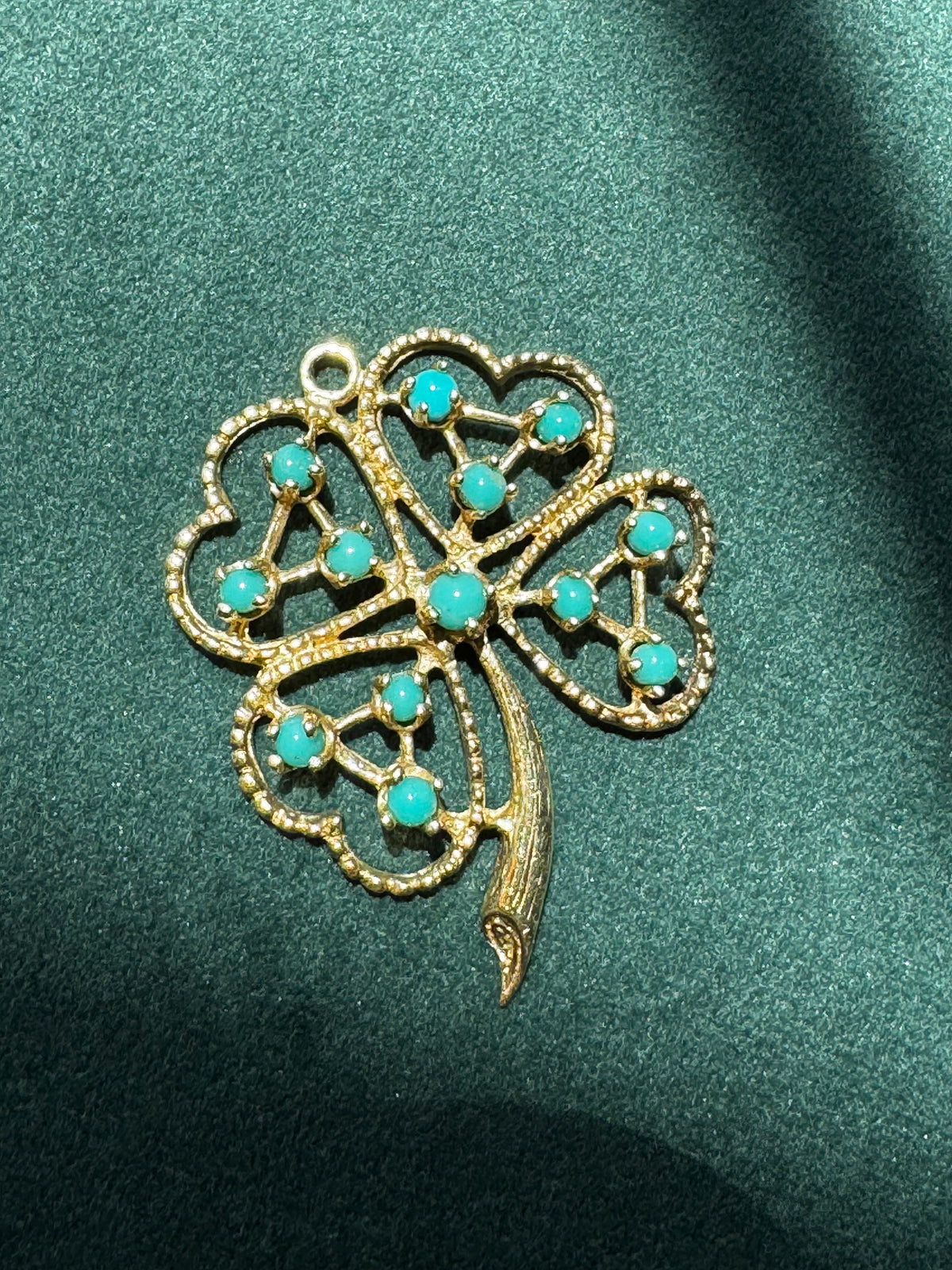 Vintage 14K Gold Turquoise Four Leaf Clover Pendant Lucky Charm Curled Stem Detail