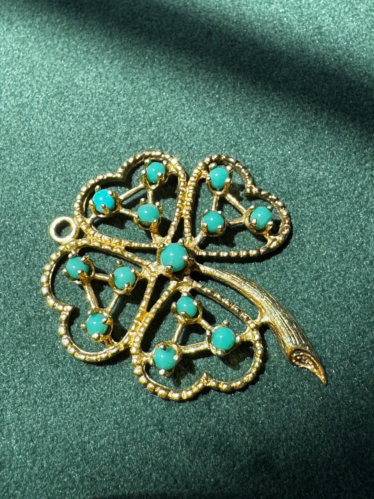 Vintage 14K Gold Turquoise Four Leaf Clover Pendant Lucky Charm Curled Stem Detail