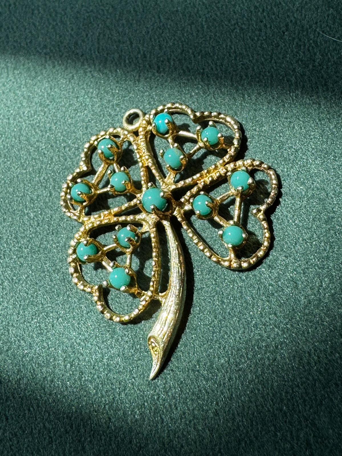 Vintage 14K Gold Turquoise Four Leaf Clover Pendant Lucky Charm Curled Stem Detail