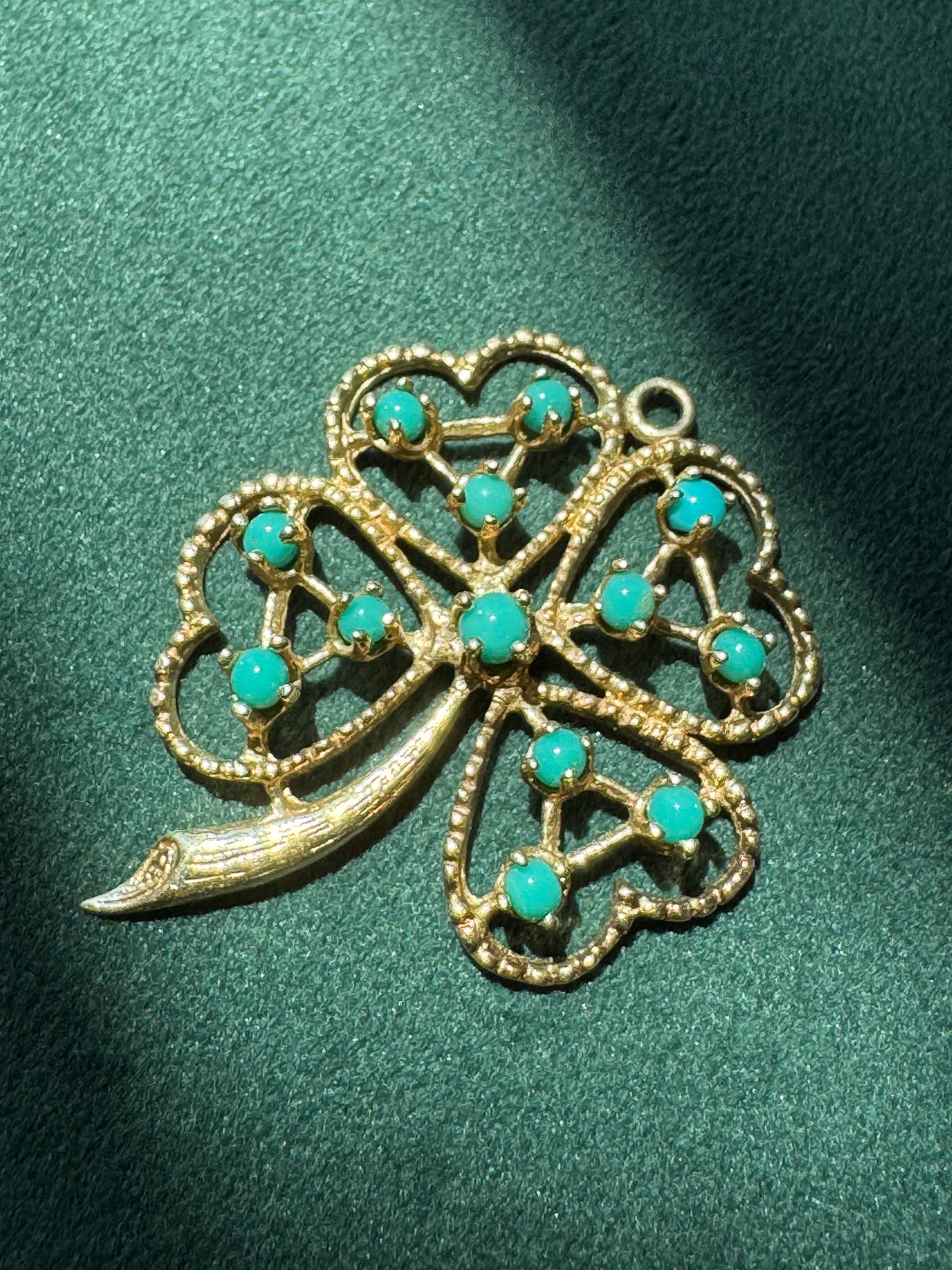 Vintage 14K Gold Turquoise Four Leaf Clover Pendant Lucky Charm Curled Stem Detail