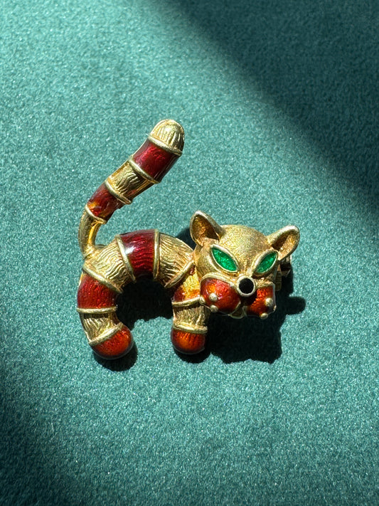 Vintage Unoaerre 18K Gold Enamel Cat Brooch Italian Designer Jewelry