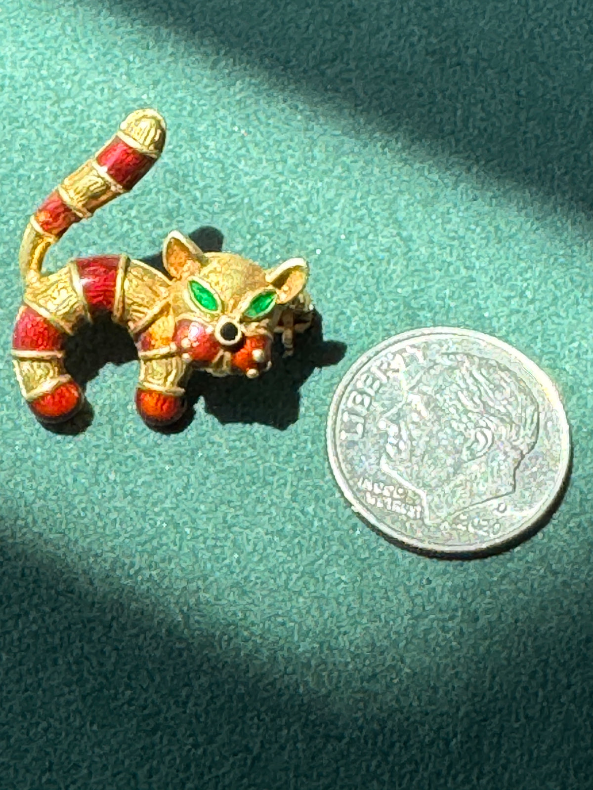 Vintage Unoaerre 18K Gold Enamel Cat Brooch Italian Designer Jewelry