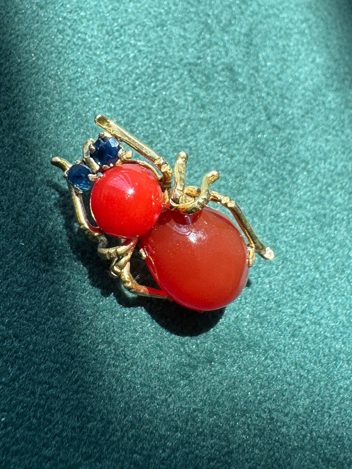 Vintage Victorian 14K Gold Figural Spider Brooch Sapphire Accents C Clasp