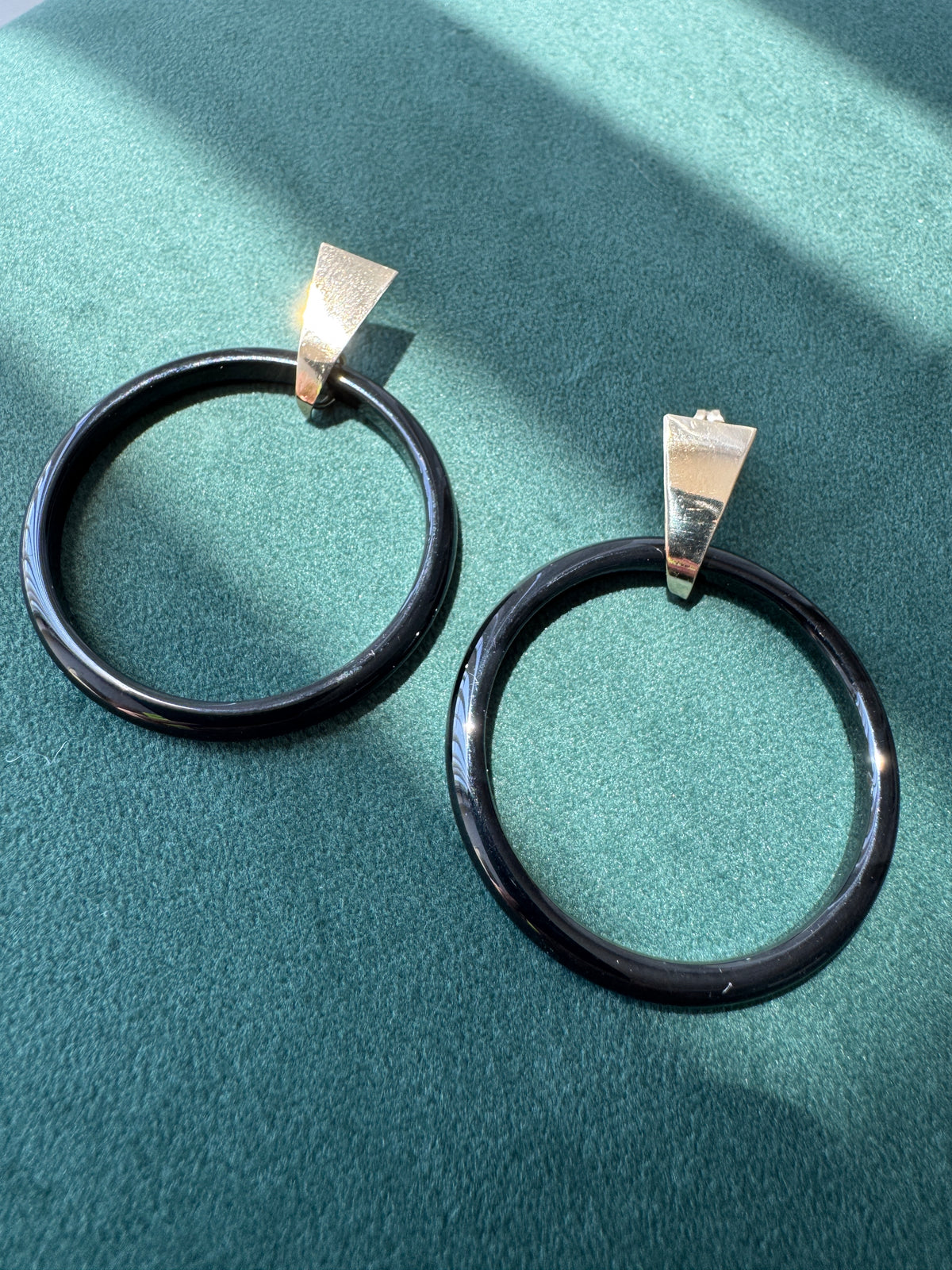 Vintage Peter Brams Designs 14K Gold Black Onyx Hoop Drop Earrings PBD