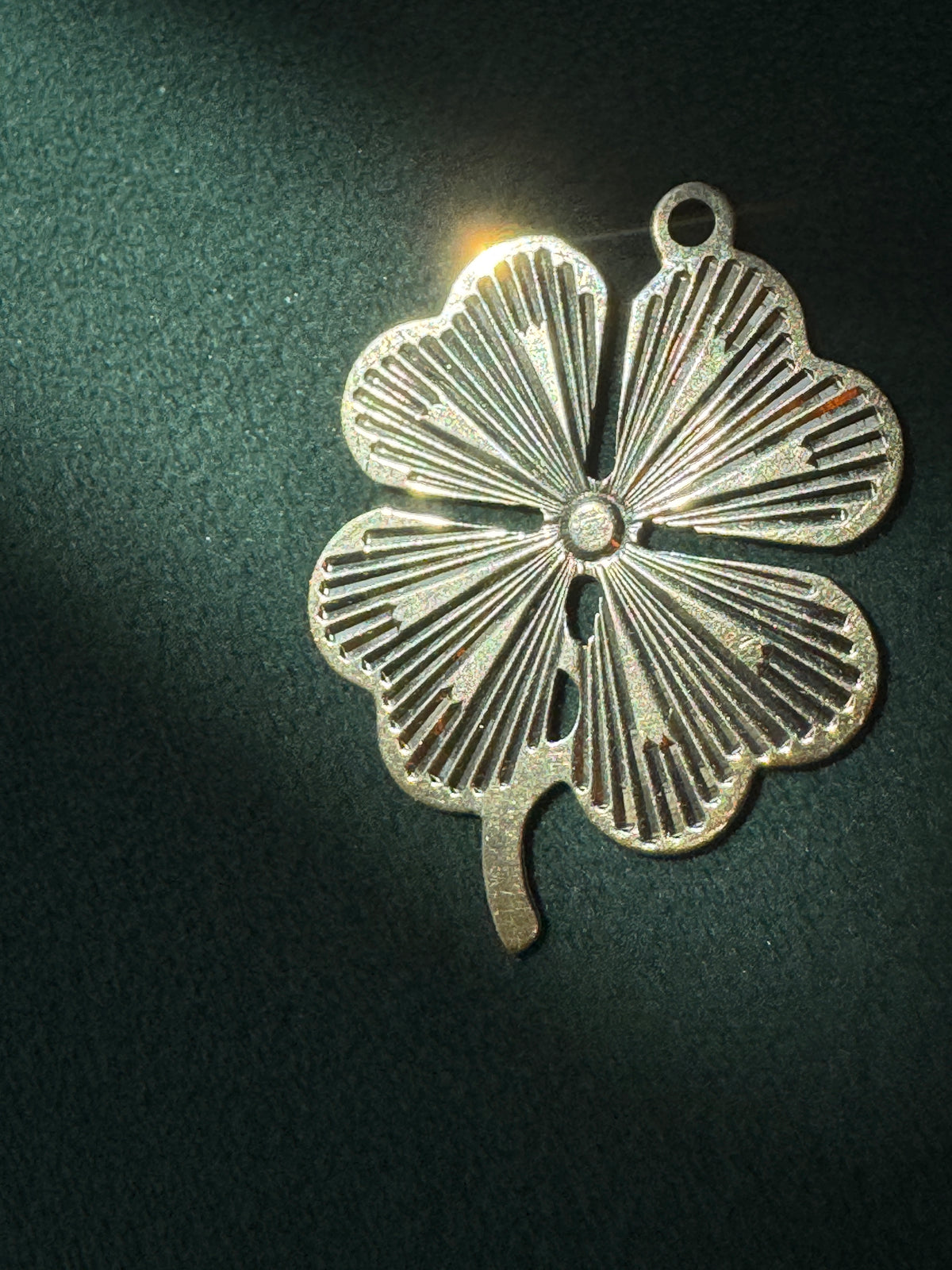 Vintage 1950s 1960s 14K Gold Engine Turned Four Leaf Clover Pendant JTC