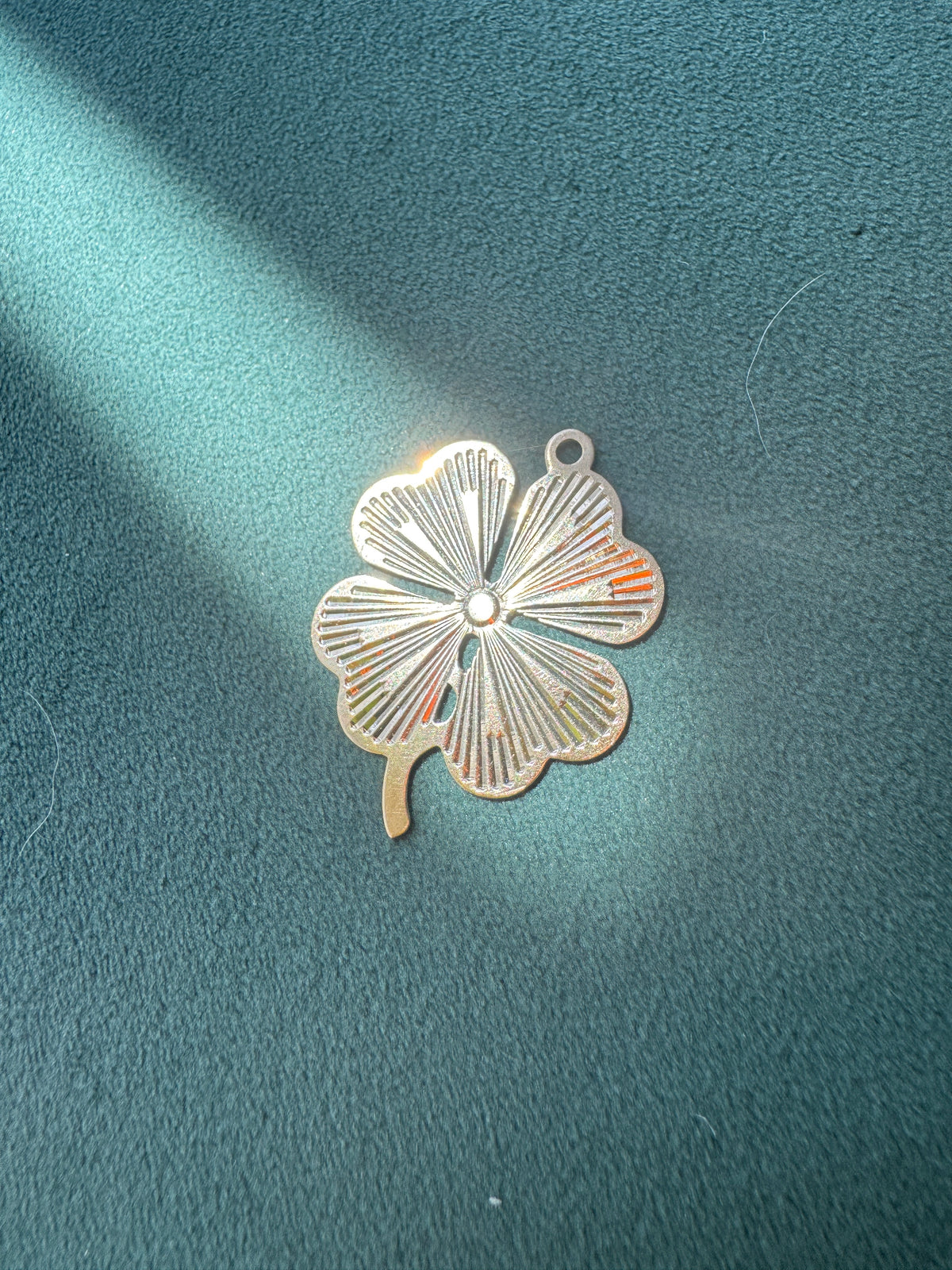 Vintage 1950s 1960s 14K Gold Engine Turned Four Leaf Clover Pendant JTC