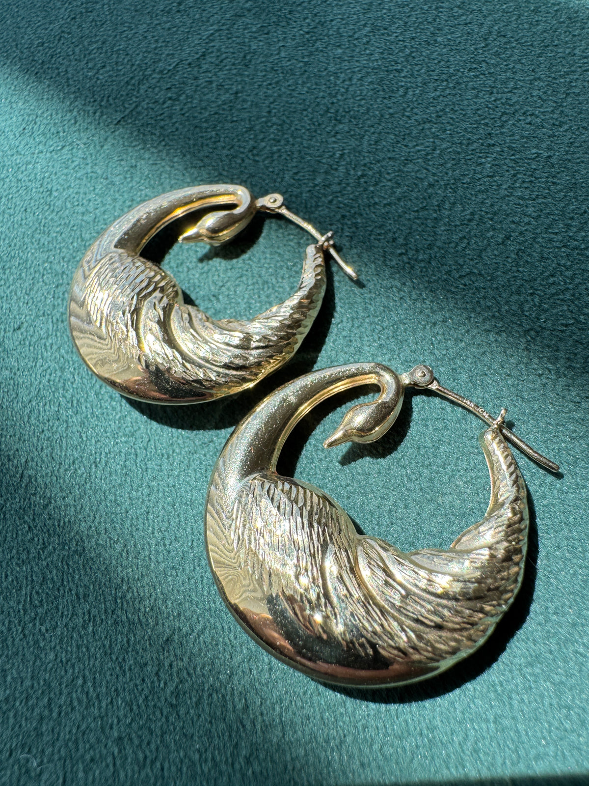 Vintage 14K Solid Gold Swan Hoop Earrings With Diamond Cut Wing Texture