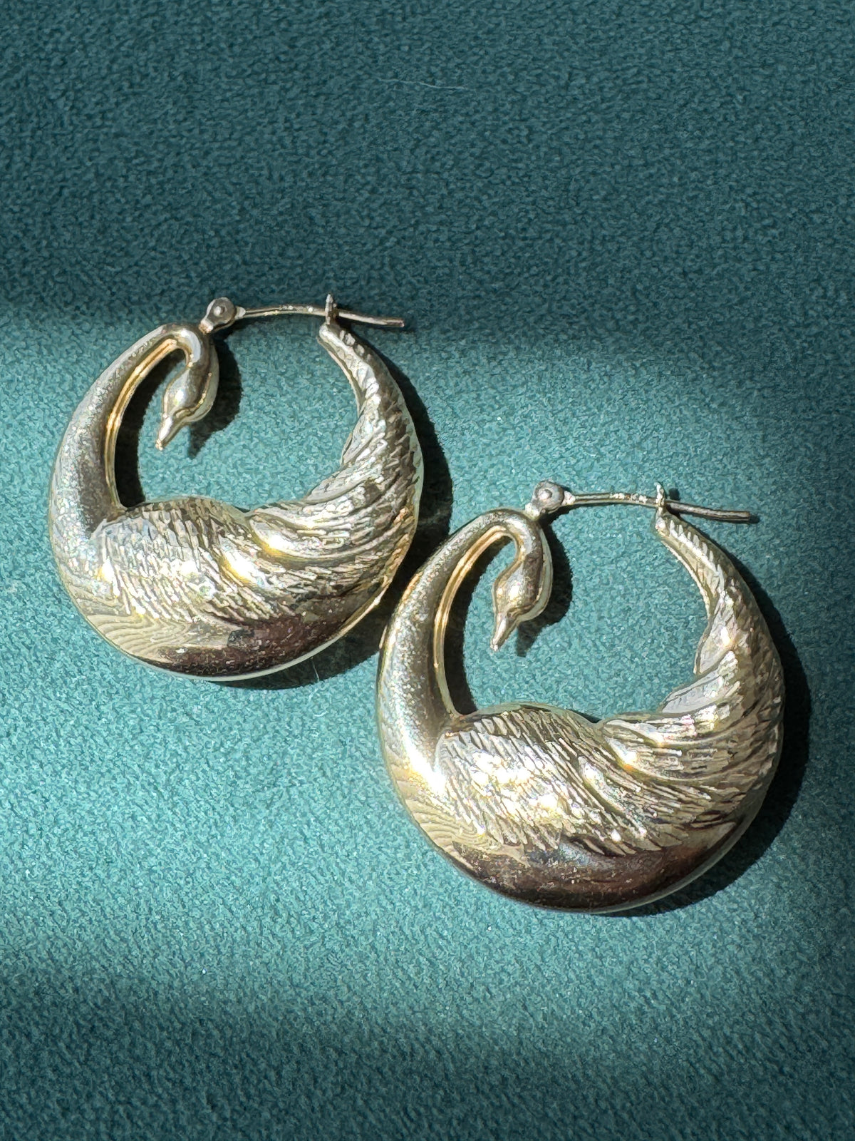 Vintage 14K Solid Gold Swan Hoop Earrings With Diamond Cut Wing Texture