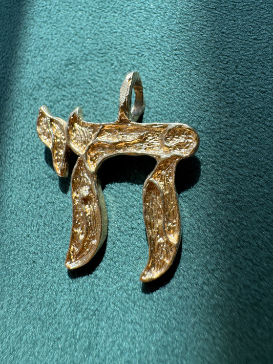 Vintage 14K Gold Chai Pendant Bold Textured Wood Grain Finish Life Never Looked This Rugged
