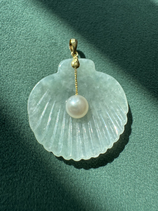 Vintage 14K Gold Carved Jade Scallop Shell Pendant Pearl Drop Hong Kong Mermaid Life