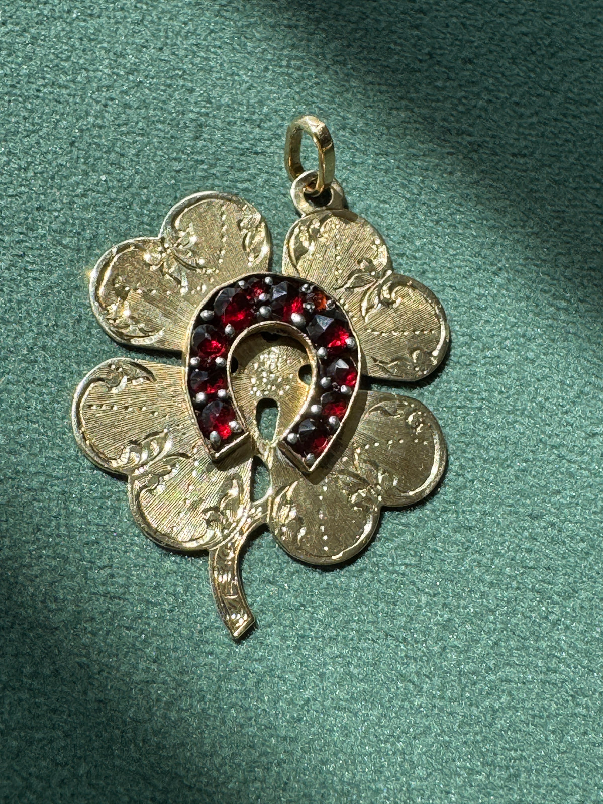 Vintage 1940s 14K Gold Garnet Four Leaf Clover Horseshoe Pendant Lucky Charm Double the Luck