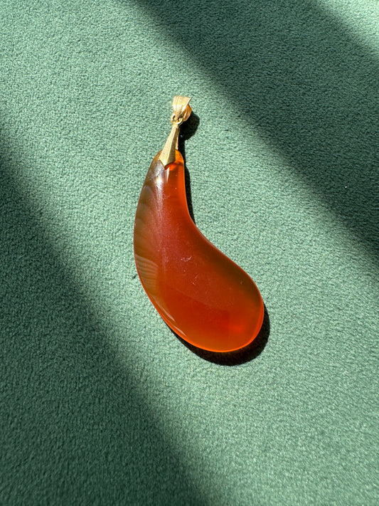 Vintage 18K Gold Carnelian Paisley Drop Pendant Bold Sunset Orange Statement