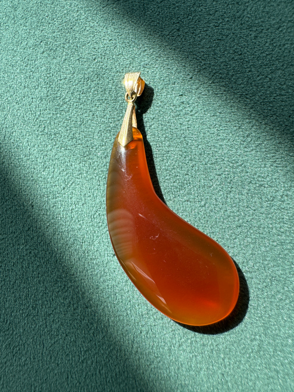 Vintage 18K Gold Carnelian Paisley Drop Pendant Bold Sunset Orange Statement