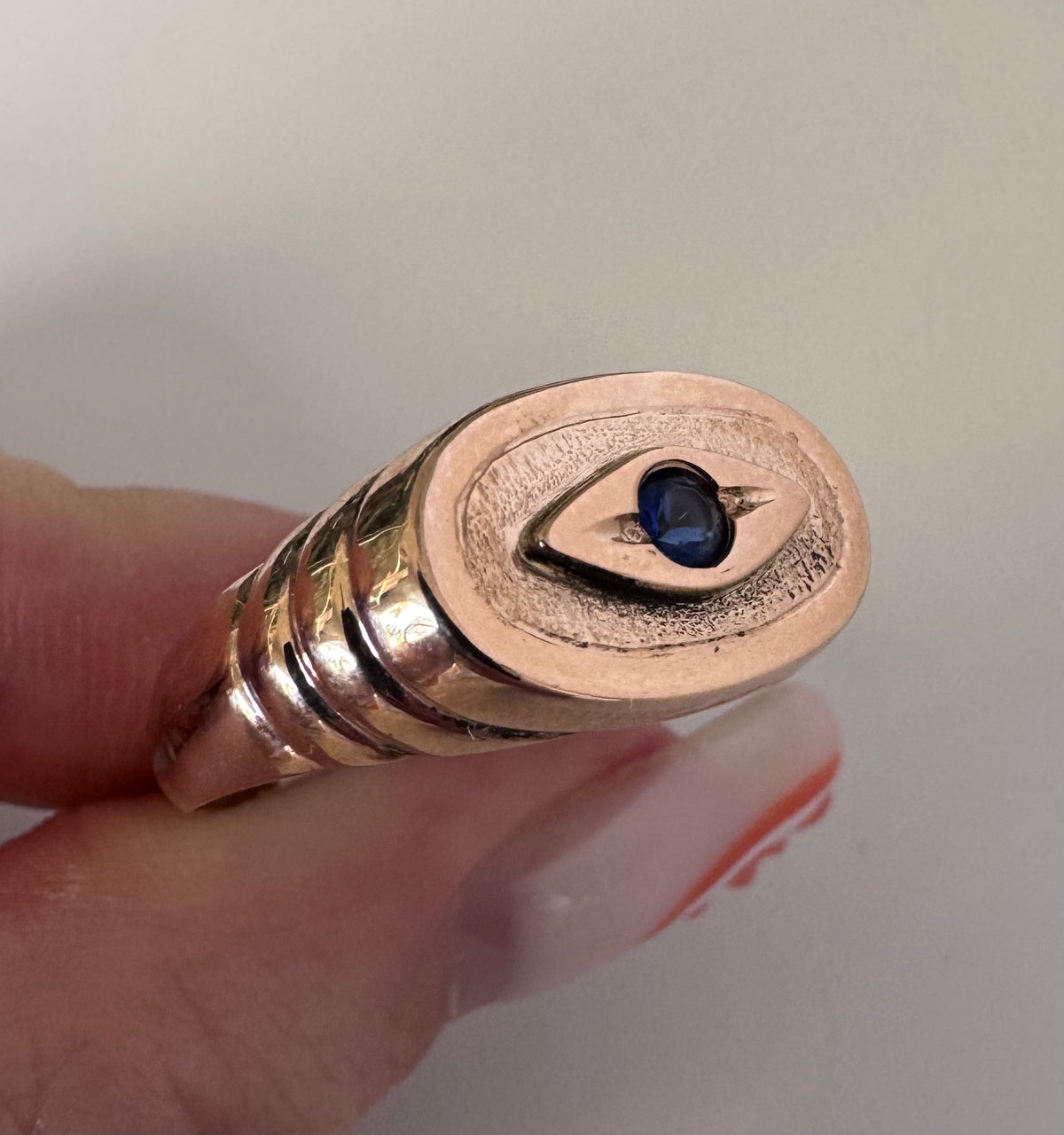 
Estate 14K gold vintage evil eye ring blue sapphire size 7 rosy tone
