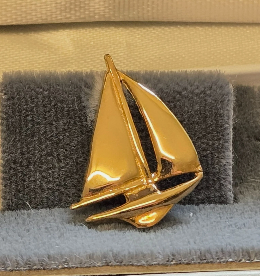 Vintage Dolan Bullock 14K Gold Sailboat Tie Tack Lapel Pin Signed DB Original Box