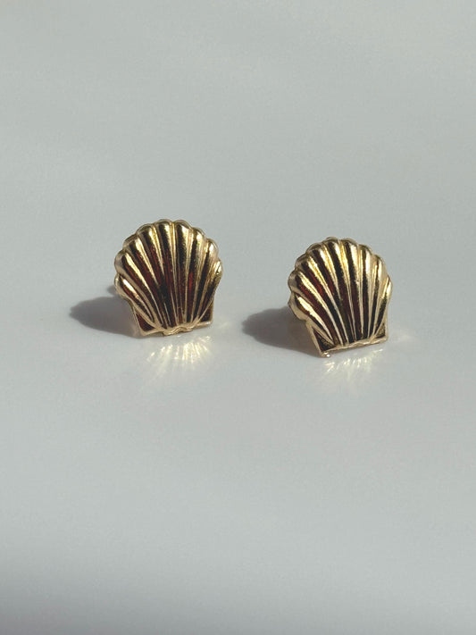Vintage 14K Gold Seashell Stud Earrings Nautical