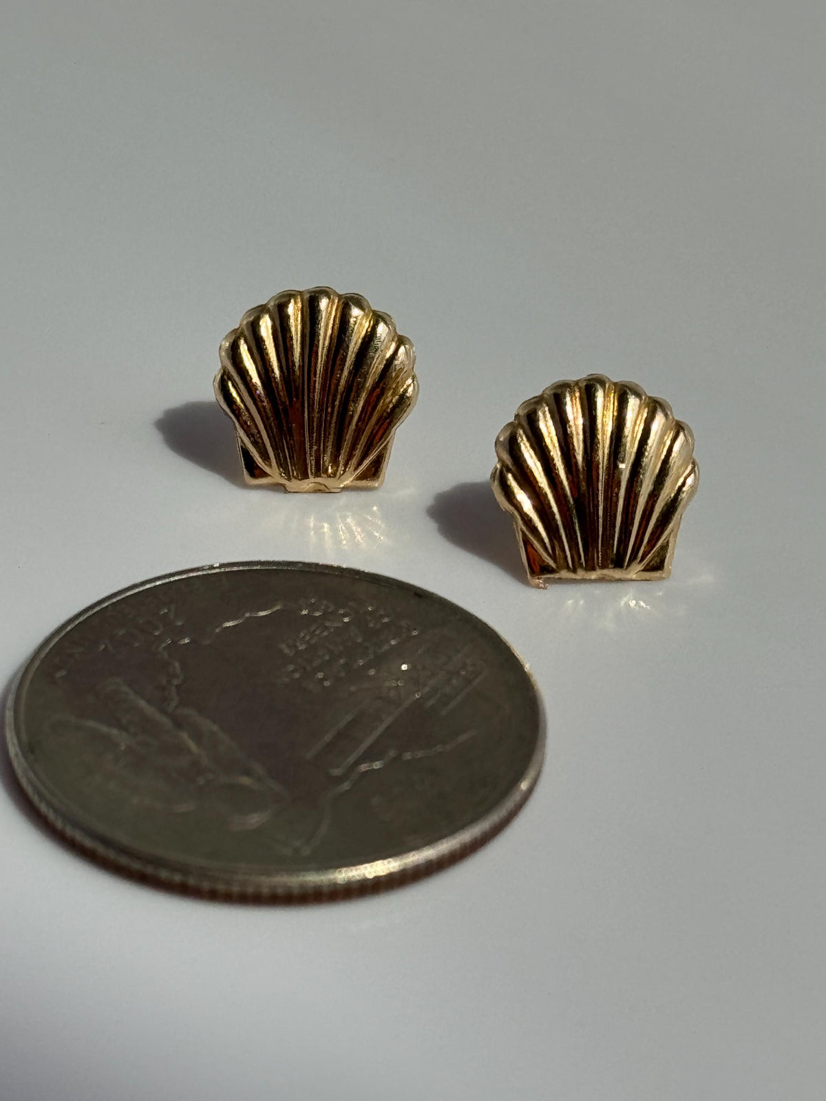 Vintage 14K Gold Seashell Stud Earrings Nautical